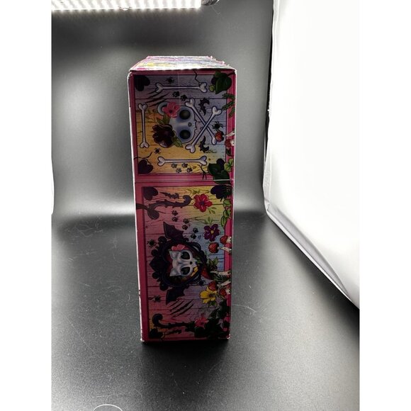 Zombaes Forever Wild Vibes Abandoned Customizable Pet Shop Doll Playset NEW-1 - Picture 2 of 6